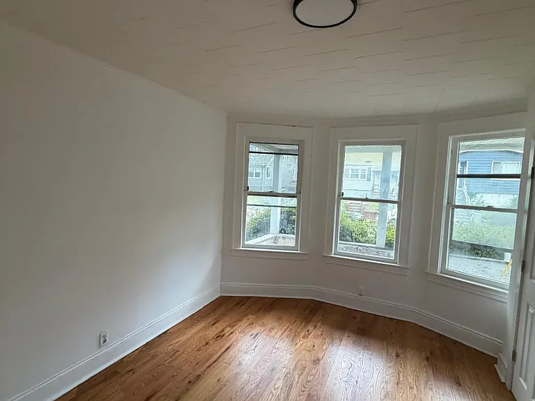 1419 Hiawatha Ave — Photo 10