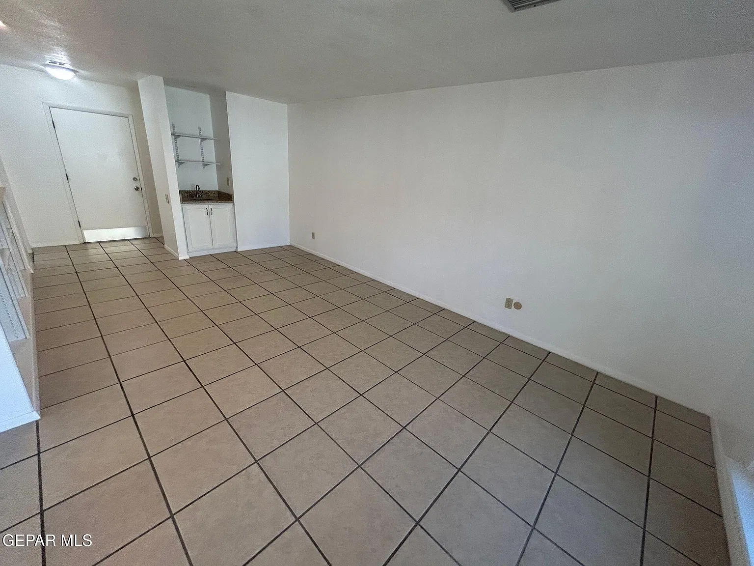 3 bed, 2.0 bath, 1264 sqft, $1,650 — Photo 3