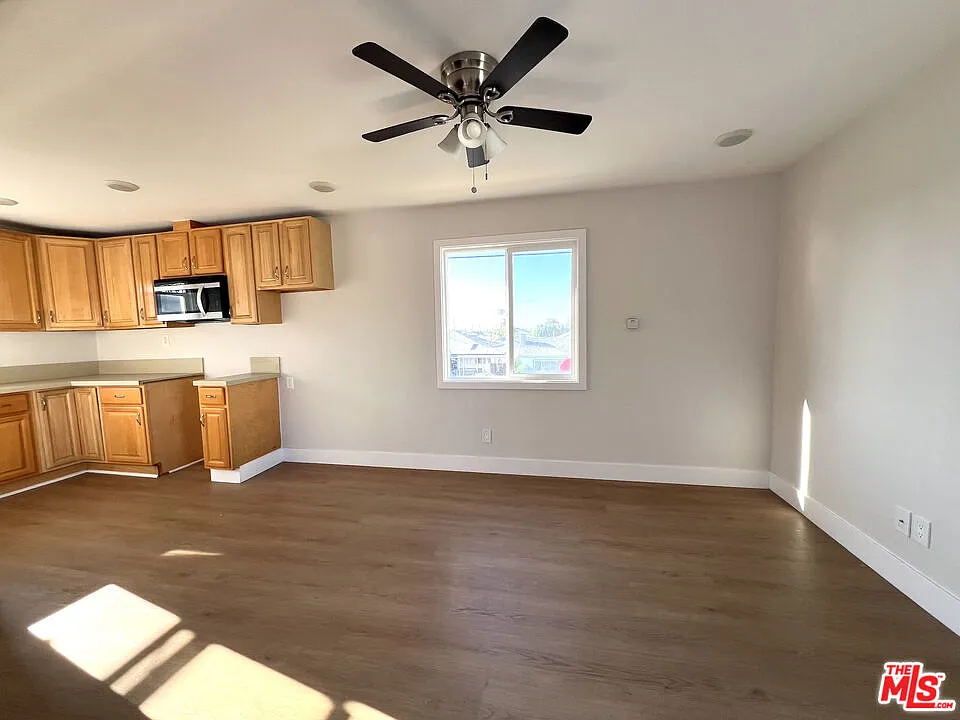 Studio, 1.0 bath, 350 sqft, $1,400 — Photo 4