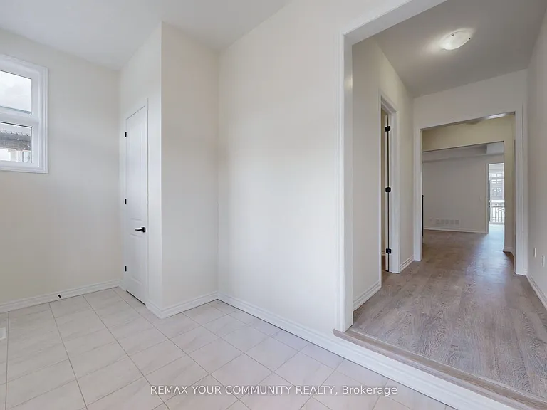 105 Halldorson Ave — Photo 5