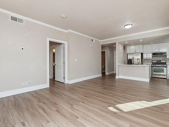 4th image of 1570 N Milwaukee St #220
