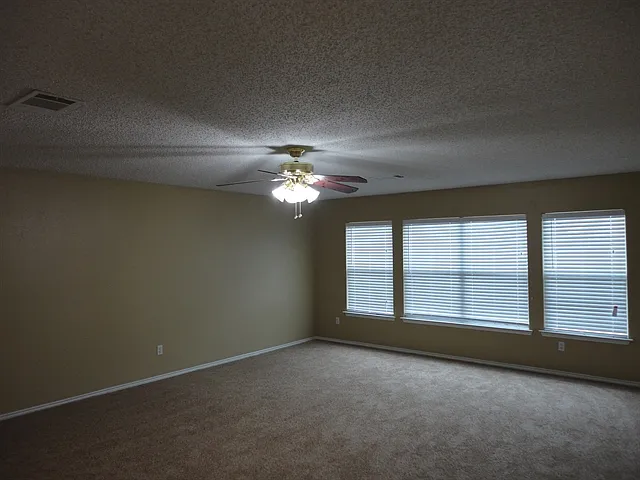 1000 Silverstone Ln — Photo 6
