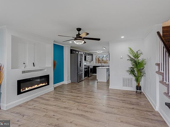 3rd image of 7829 Scholar Rd