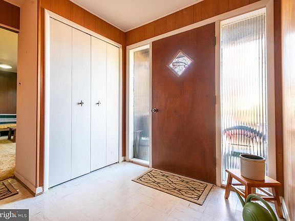 3rd image of 8403 Eureka St