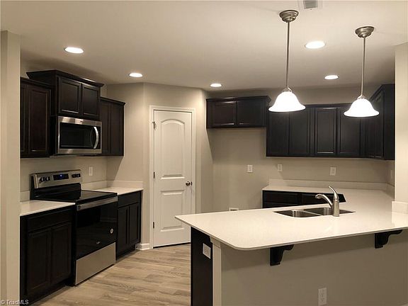 5th image of 115 Red Plum Ln #33-MOM