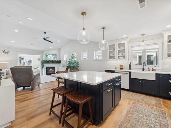 1421 Willow Ln, Prescott, WI 54021
