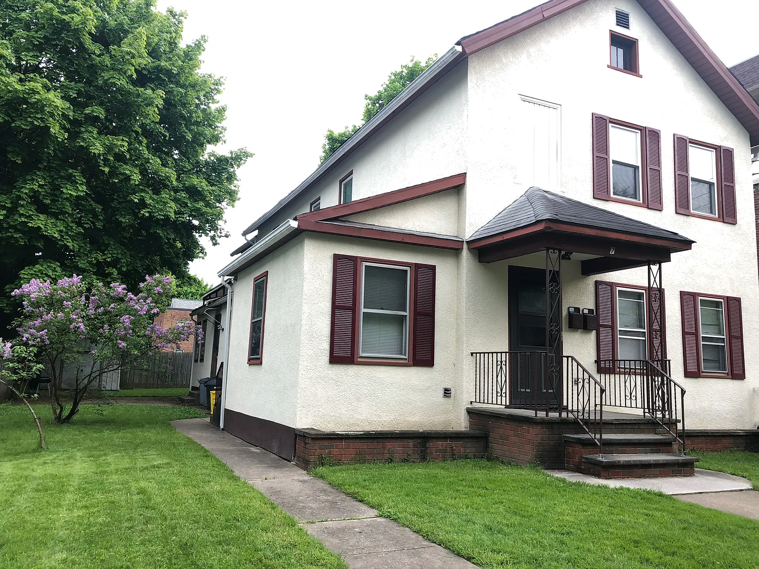 7 Seminary Ave — Photo 1