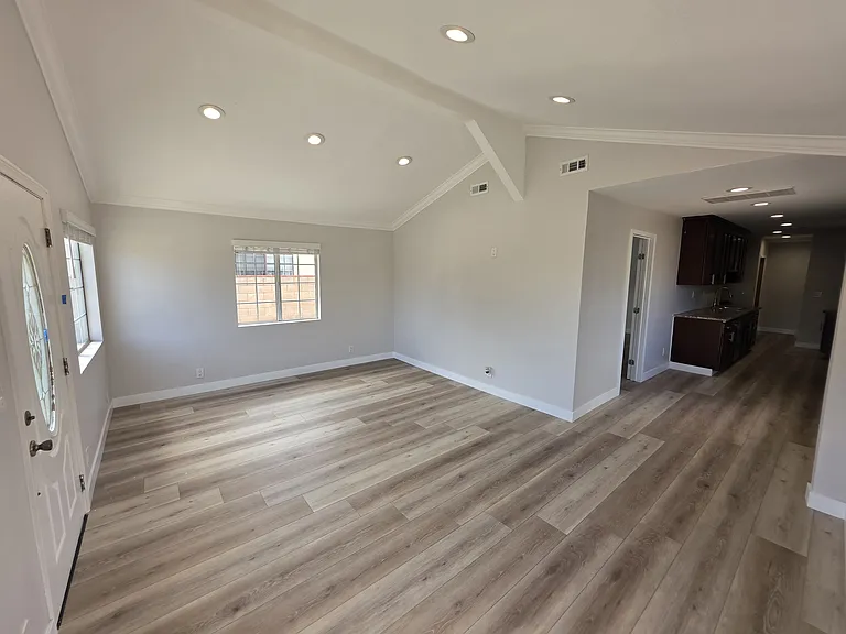 10303 Arminta St — Photo 31
