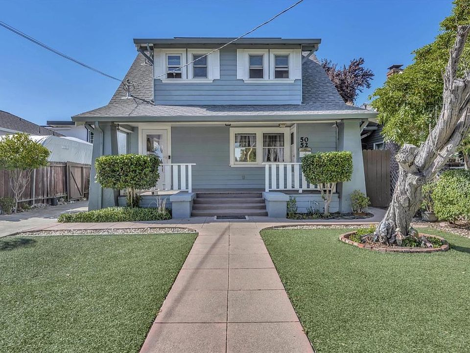 Large, 1000 sq ft, pet-friendly home with large backyard in safe neighborhood. Walk to restaurants. We are in the historic Broadmoor district of Old San Leandro!