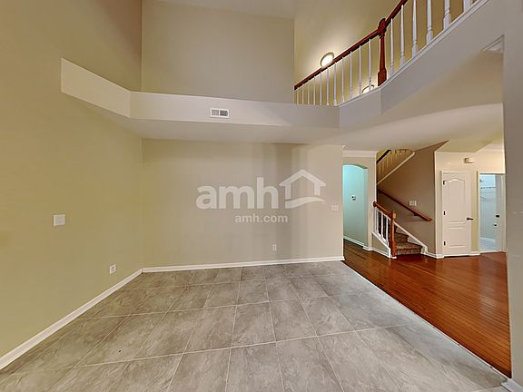 3rd image of 9109 Greenheather Dr