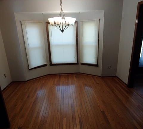 Eat-in breakfast area with bay window