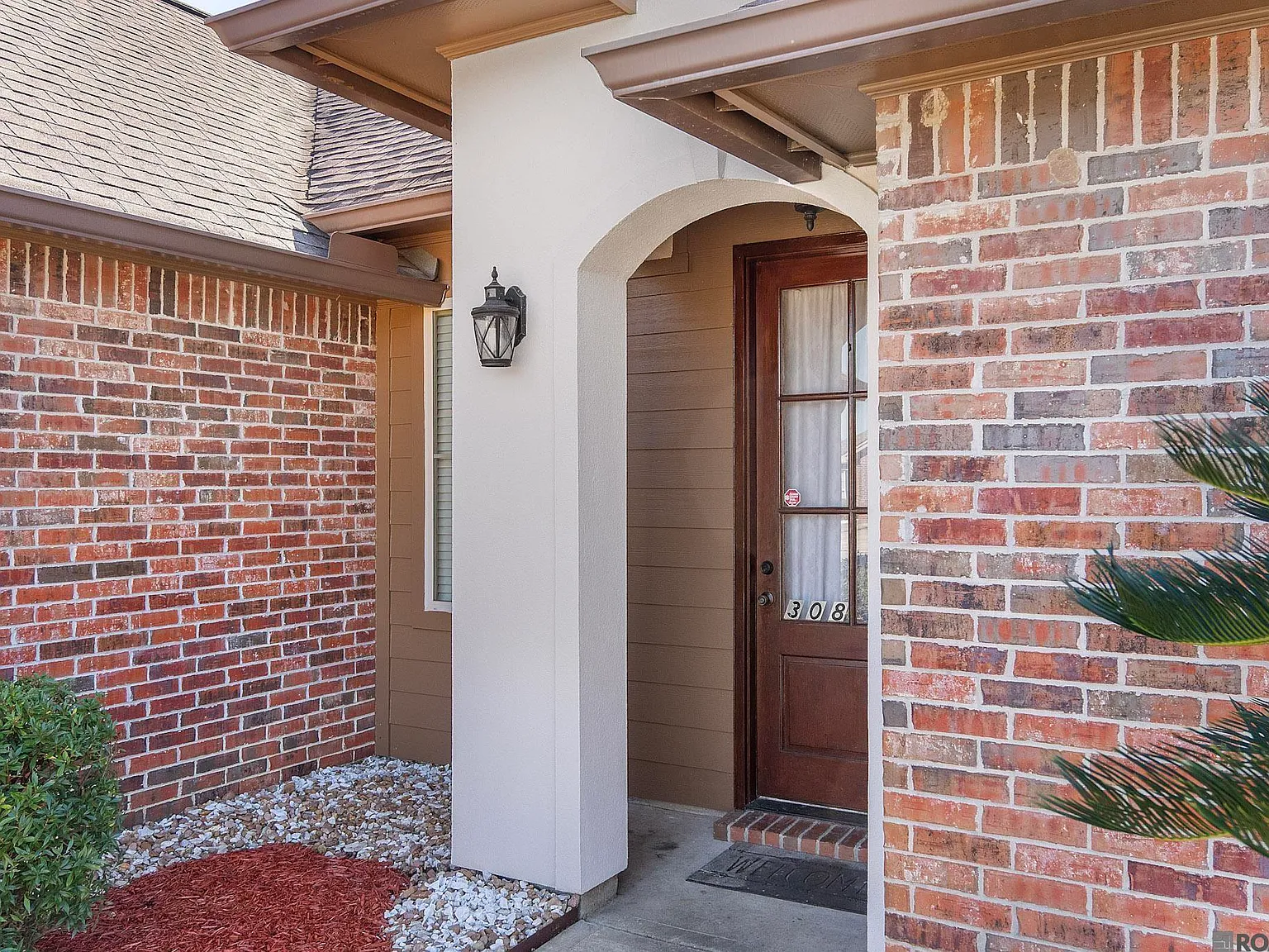 4 bed, 1495 sqft, $2,100 — Photo 3