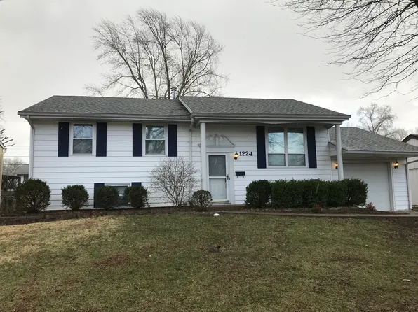 1224 Marchi Dr, Saint Louis, MO 63125