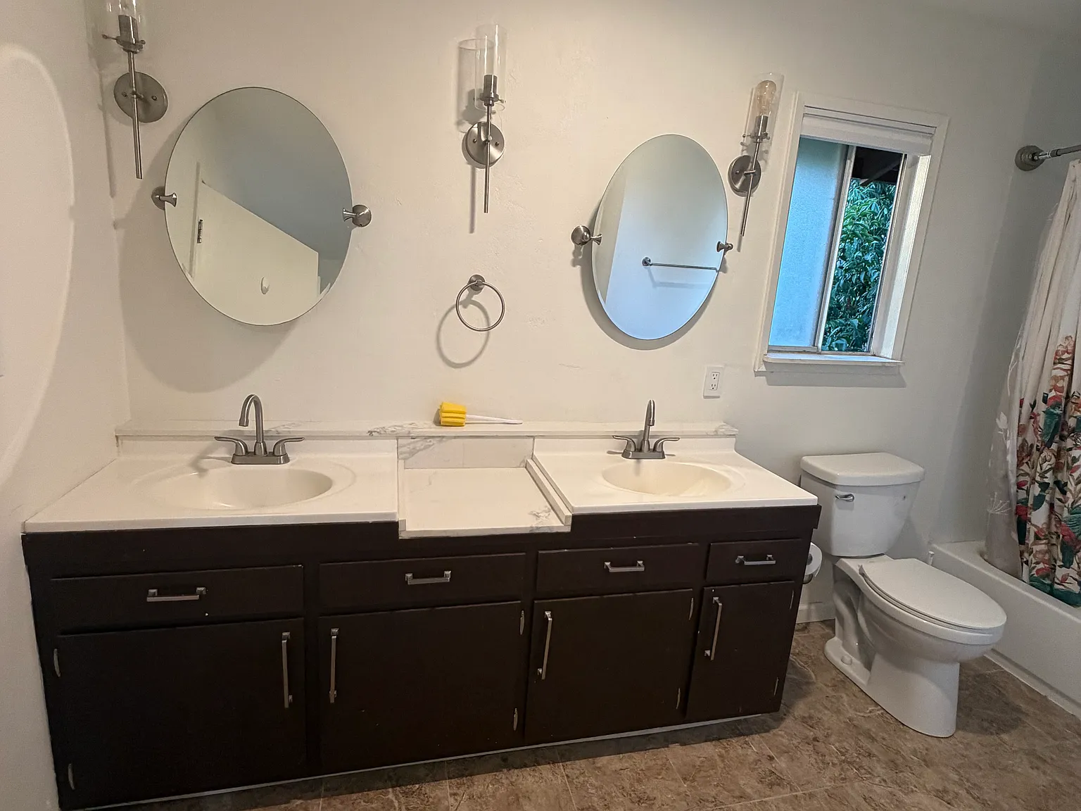 2 bed, 990 sqft, $2,600 — Photo 3