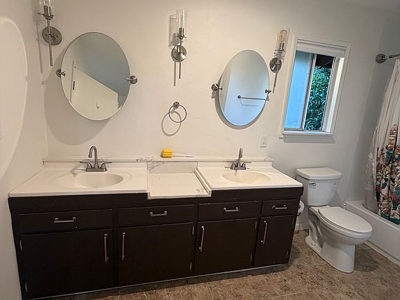 3rd image of 3270 Montecito Ave #C