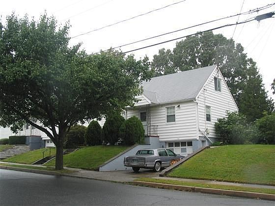 2nd image of 100 Gordon Ave