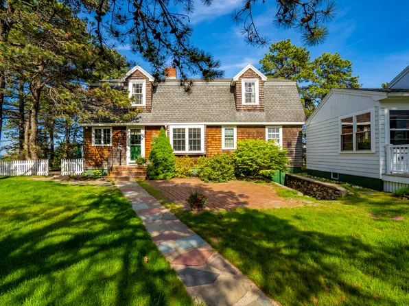 353 Seaside Ave, Saco, ME 04072