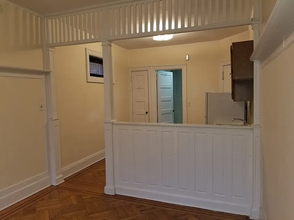 374 State St #1R