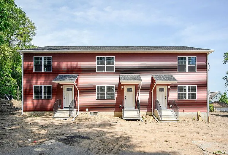 2 Vernon St #1 — Photo 1