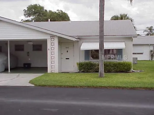 6002 Hibiscus Dr, Bradenton, FL 34207