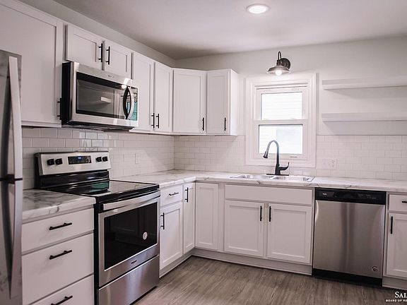 5th image of 1408 Roach St