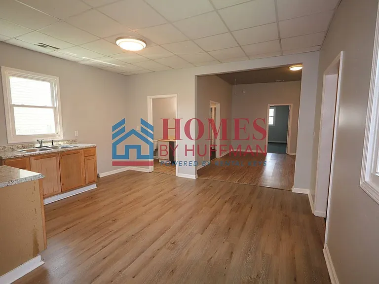 1302 Cumberland Ave — Photo 5