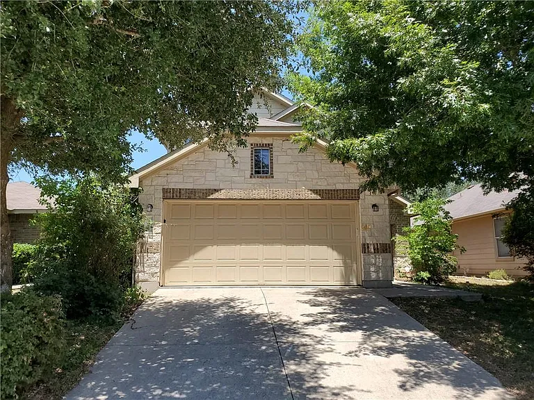 11208 Ashbrook Dr — Photo 1