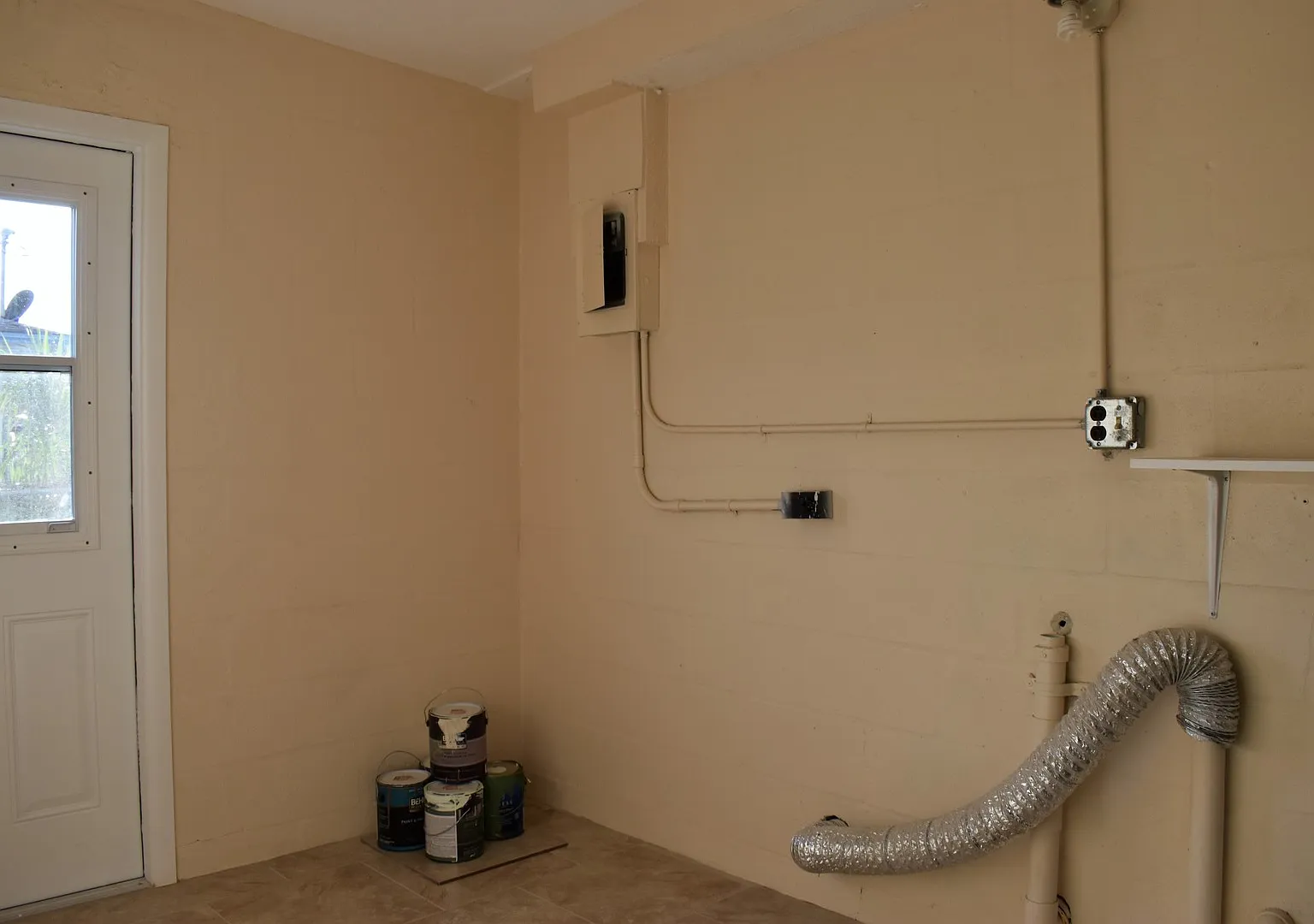 Reduced price! Great Neighborhood! — Photo 1