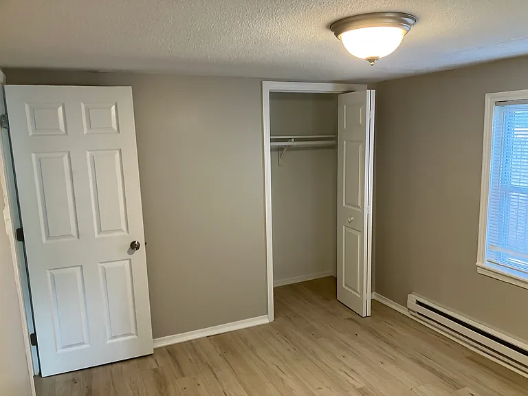212 E Marshall St — Photo 16