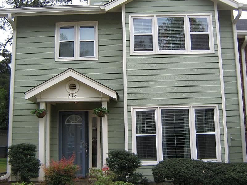 218 Peachtree Hollow Ct, Sandy Springs, GA 30328 Zillow