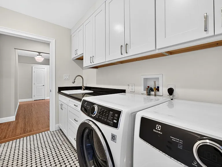 2907 Eccleston Ave — Photo 27