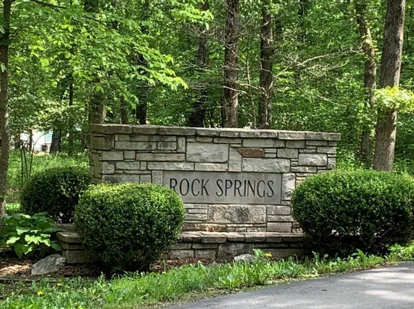 23 Fox Run Dr, Wright City, MO 63390