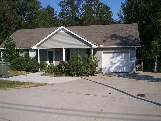 1st image of 170 Station Dr