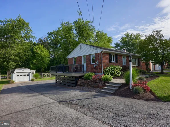 195 Resh Rd, Reinholds, PA 17569