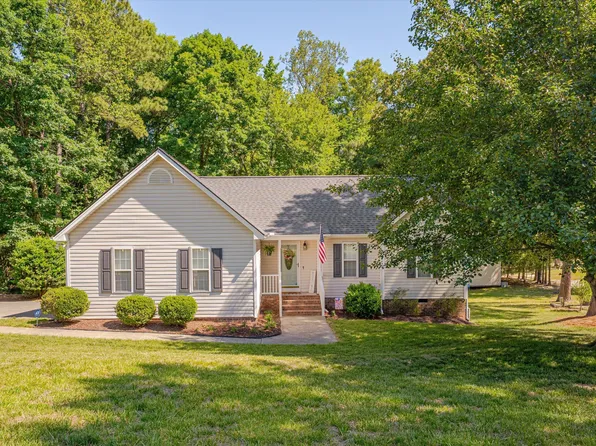 131 N Cobble Creek Dr, Henderson, NC 27537