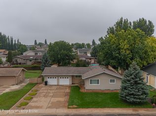 910 19th St W, Dickinson, ND 58601