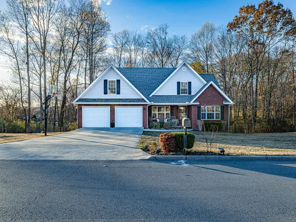 105 Shadows Lawn Dr, Athens, TN 37303