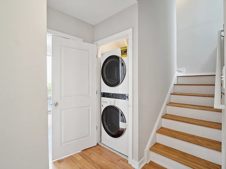 1246 E Fletcher St — Photo 18