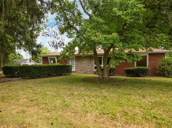 703 N Jackson St, Litchfield, IL 62056