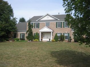 8 Quail Ct, Manalapan, NJ 07726