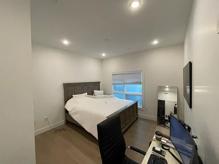 33 Ward St #10 — Photo 4
