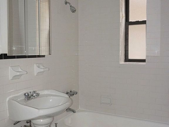 4th image of 699 Ocean Ave #1FF