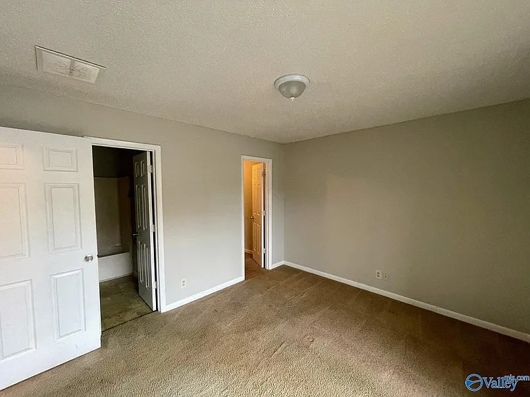 5001 Seven Pine Cir — Photo 9