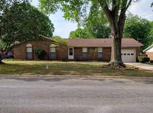 2207 Cougar Ln SE, Decatur, AL 35601