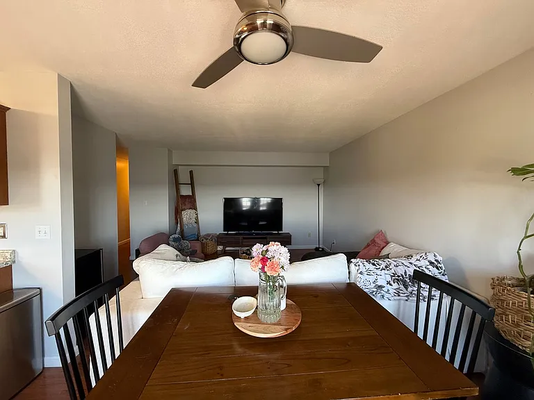 308 Car Mol Dr #16 — Photo 7