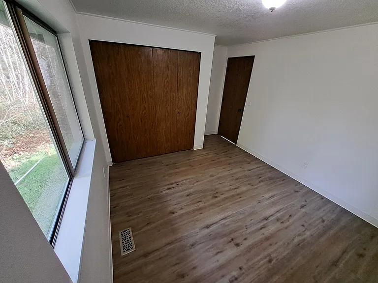 1670 Spruce Dr #B — Photo 14