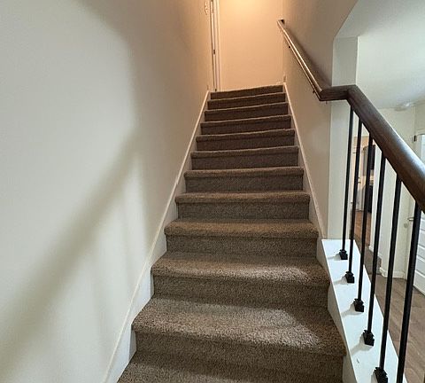 5th image of 661 Carlton Pointe Dr