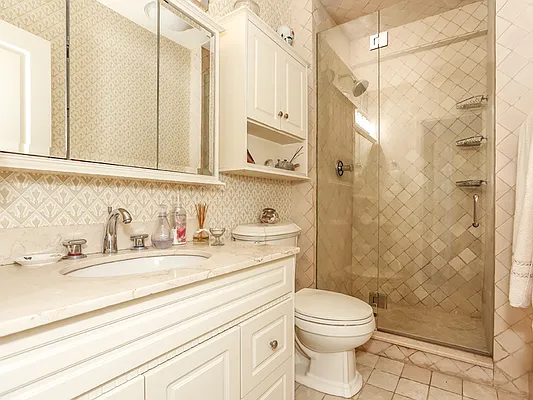 Sold by Sotheby's International Realty | media 34