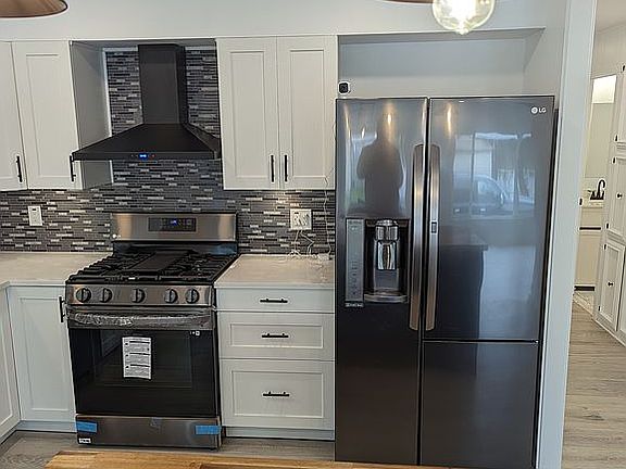 4th image of 1271 E Emelita St