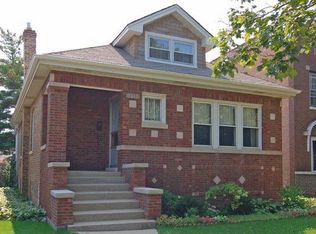 5441 W Roscoe St, Chicago, IL 60641